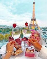 Без бренда «Свидание на фоне Эйфелевой башки» в Кирове в интернет-магазине  Без бренда «Свидание на фоне Эйфелевой башки» в Кирове